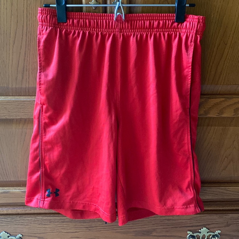 Men’s UA Red Shorts, Sz M